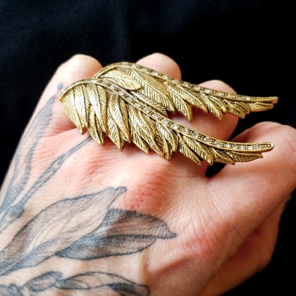 Angel wings gold and diamond large chunky ring w stretchy band signed - Picture 10 of 11